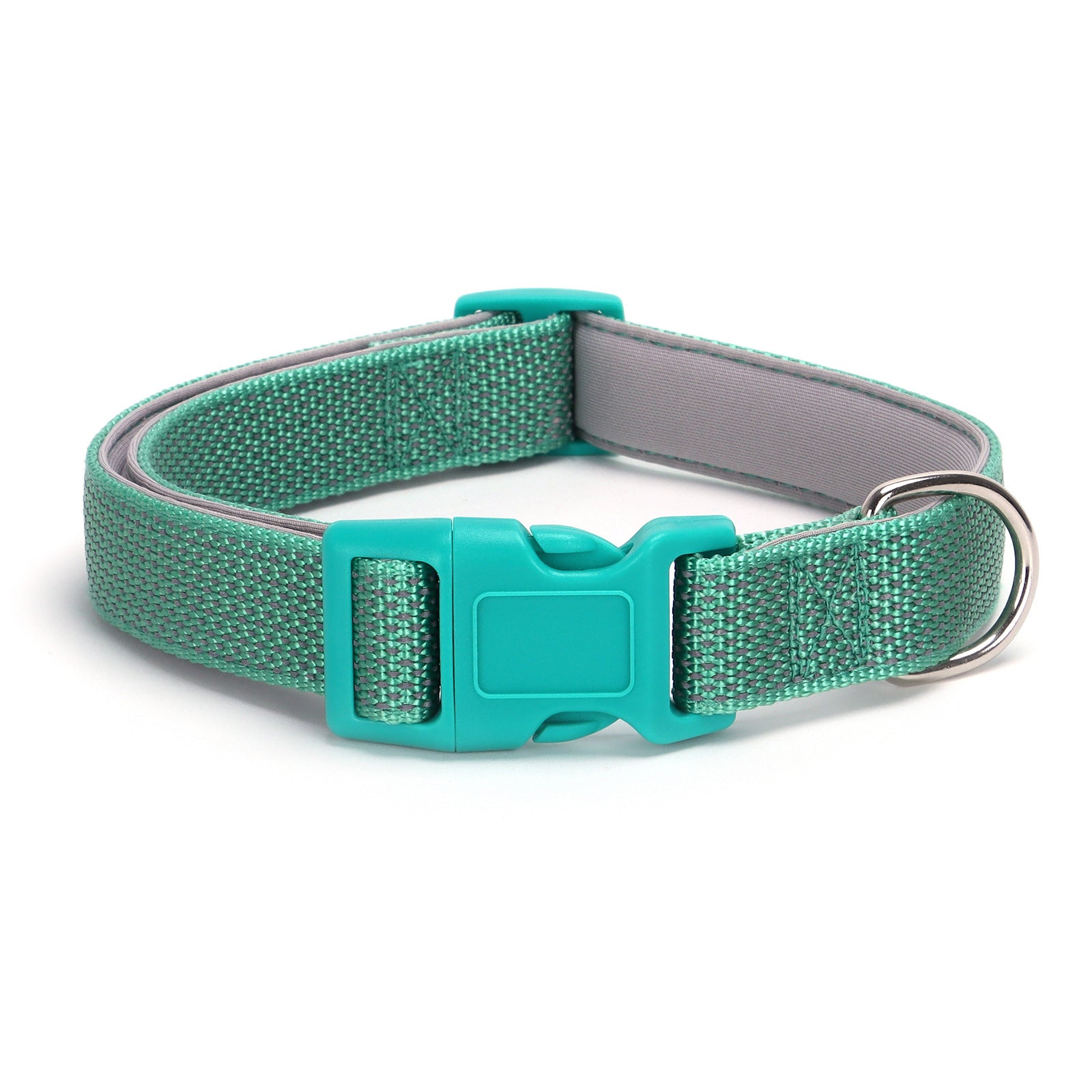 High-visibility reflective dog collar – safe, stylish, and perfect for night walks