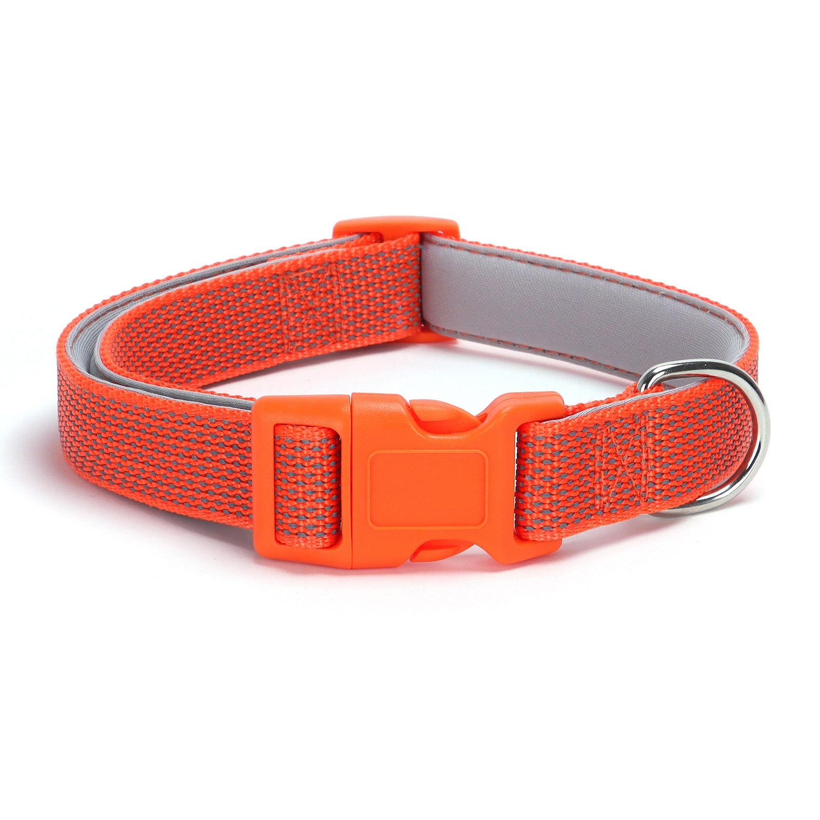 High-visibility reflective dog collar – safe, stylish, and perfect for night walks